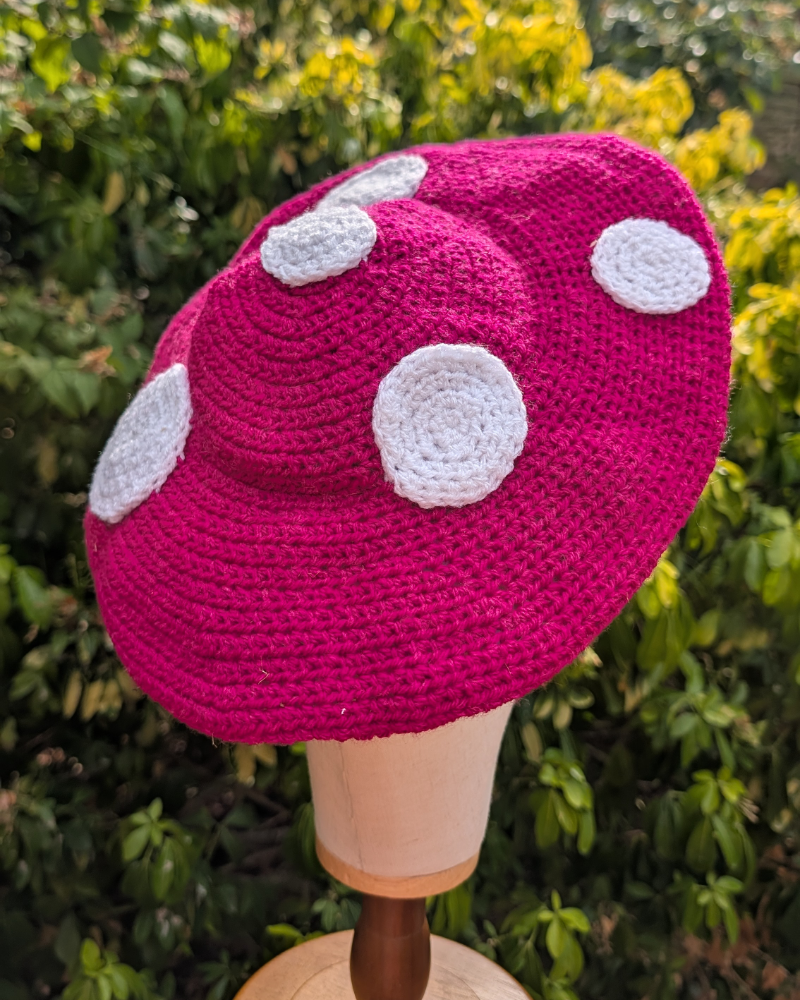 Child/Small-head pink toadstool hat