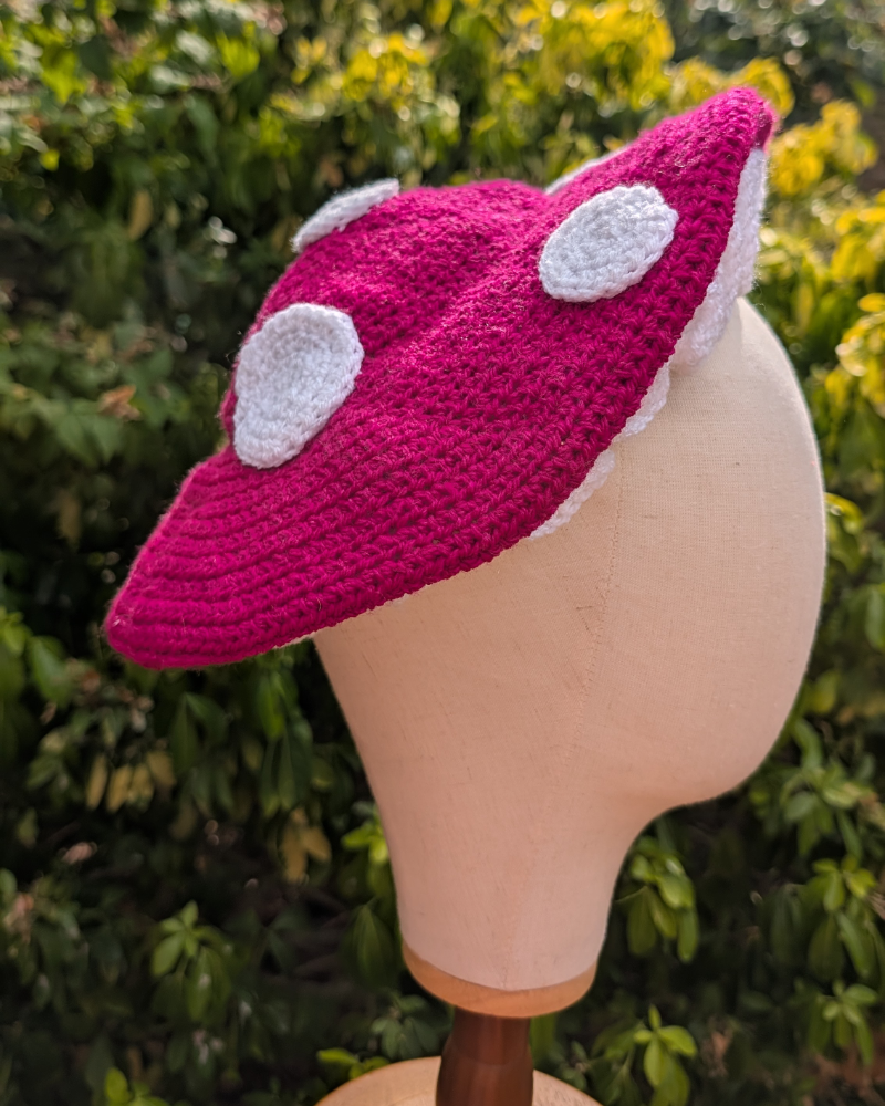 Child/Small-head pink toadstool hat