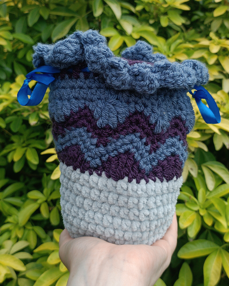 Medium dice drawstring bag